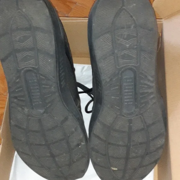 Puma Shoes - Picture 3 of 5